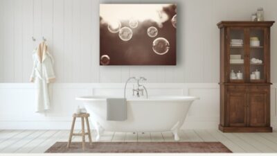 Spruce Up Your Bathroom: Wall Decor Ideas